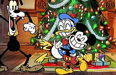 Preparing Mickey For Christmas Match 3